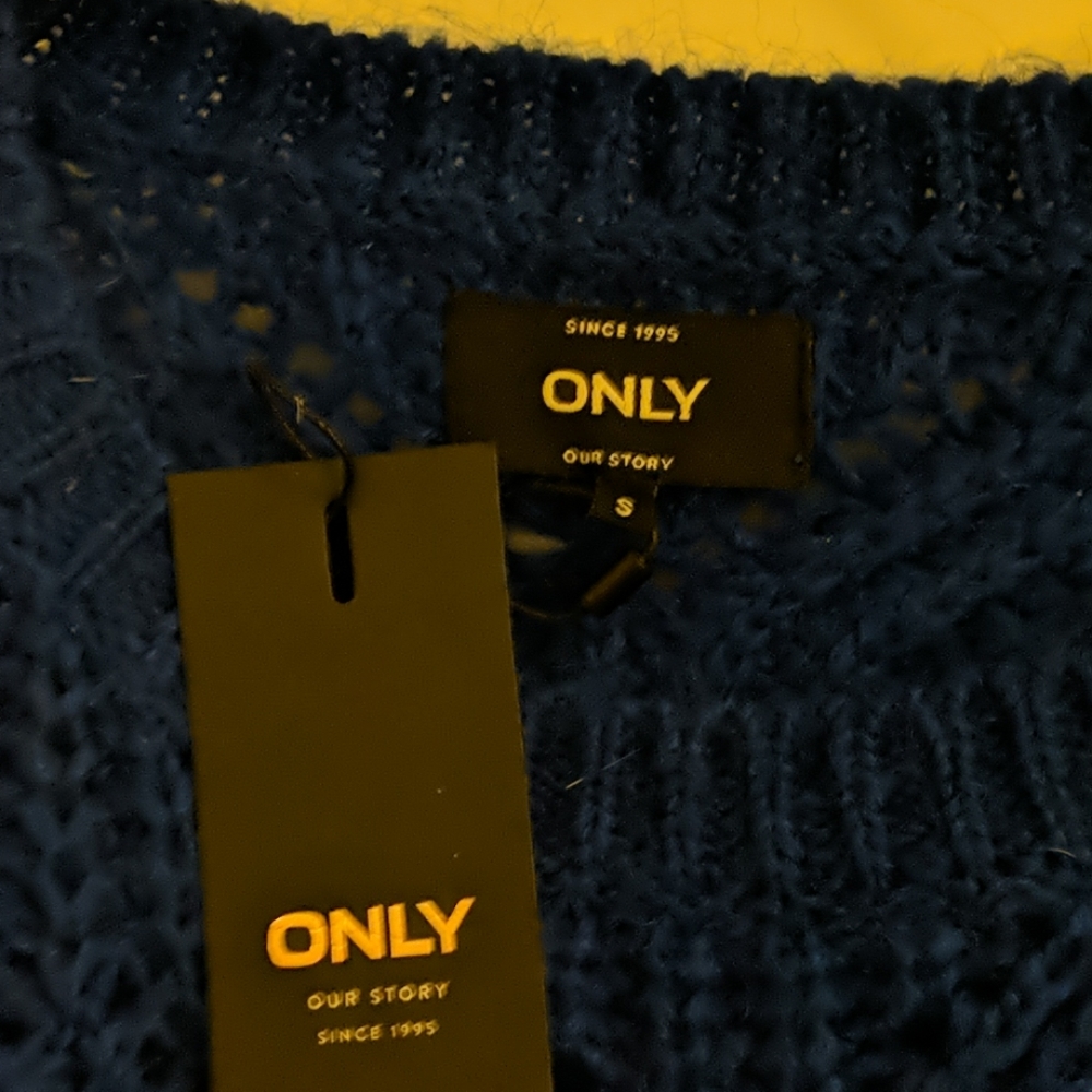 Sweater - Picture 3 of 4